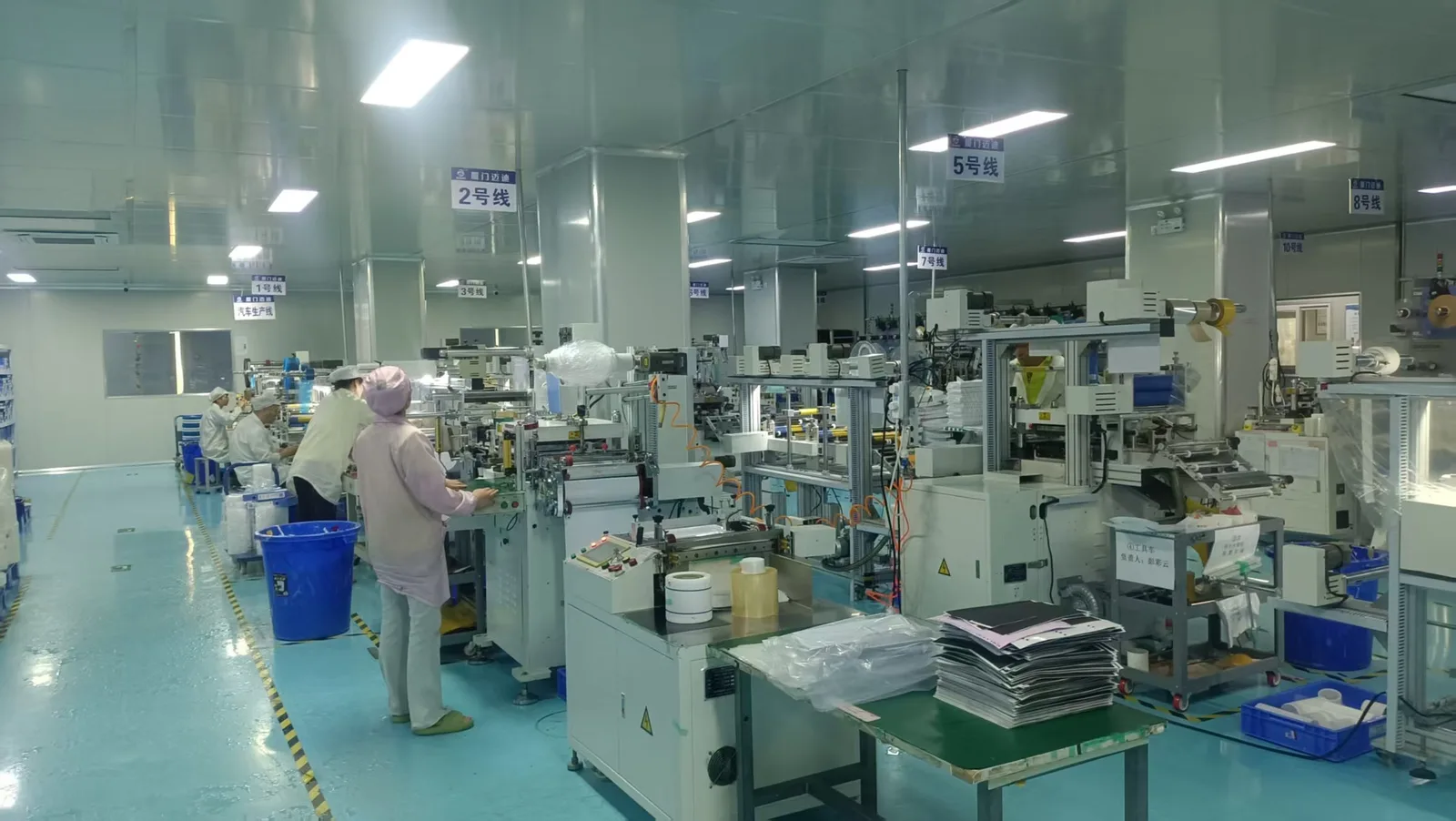 FLEXCEND cleanroom production floor with multiple precision converting lines